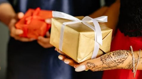 Pre-Wedding Shopping Bliss: A Guide for Bride and Groom-to-Be!