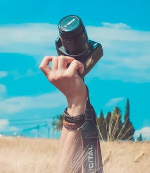 Capturing Memories: How to Choose the Best Photographer for Your Wedding