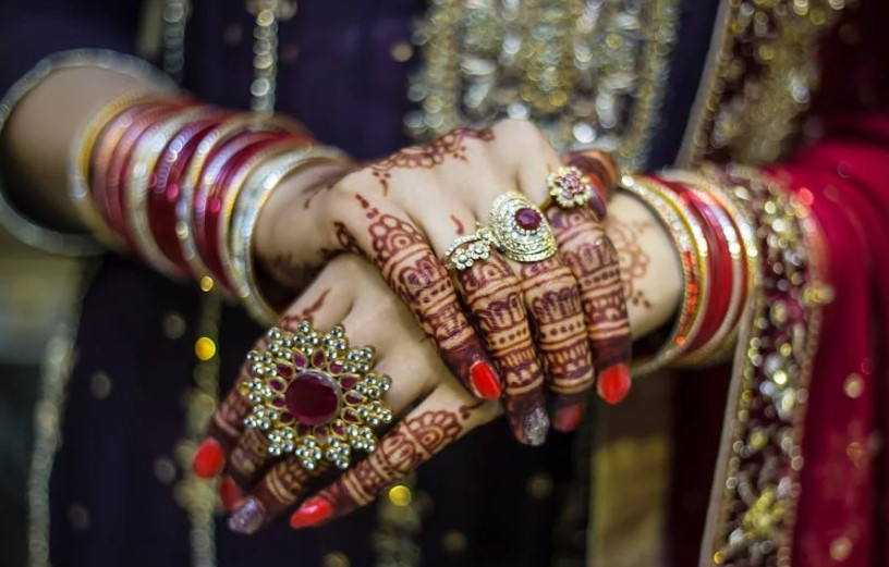 🌿💍 Adorned in Henna: Celebrating the Beauty of Mehendi in Marriage 💍🌿
