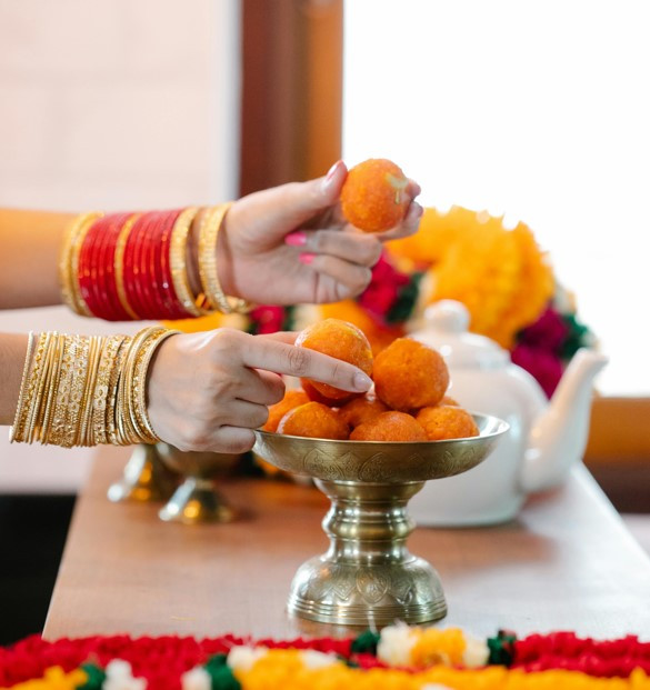 Kelvan Celebrating Pre Wedding Traditions in Maharashtrian Matrimony